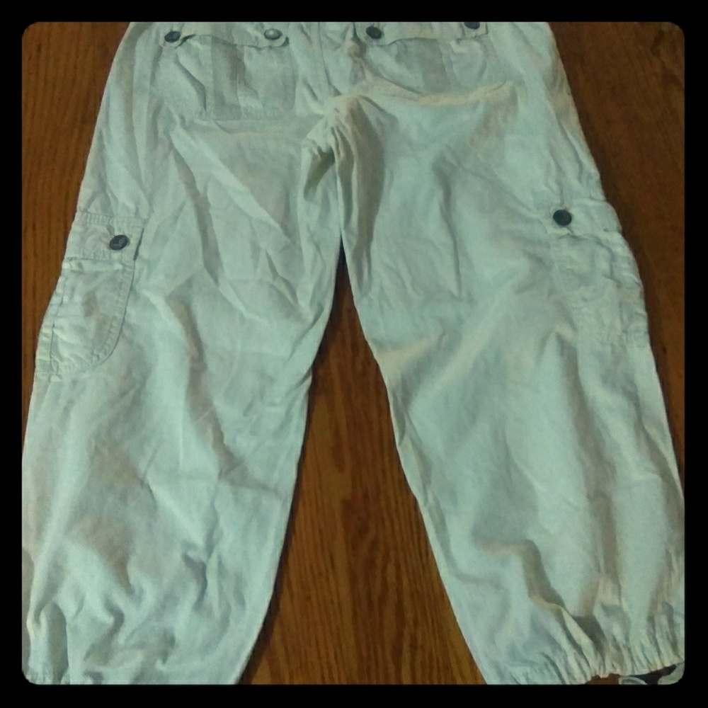 Bermuda type cargo capris